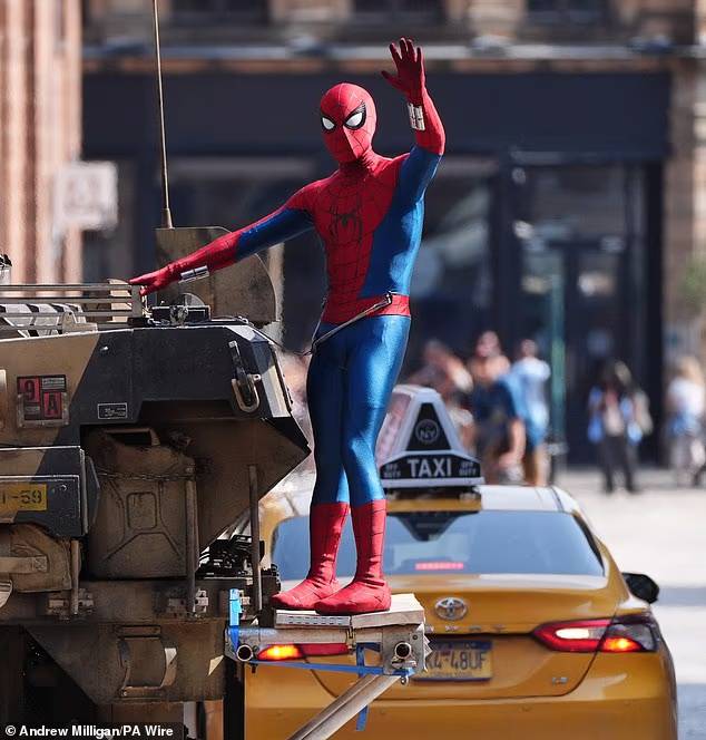 إصابة توم هولاند توقف تصوير Spider Man مؤقتاً