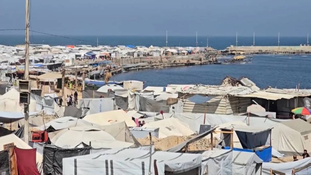 لتدمير برج من 11 طابقاً.. إسرائيل تخلي محيط ميناء غزة