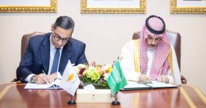 فيصل بن فرحان يبحث المستجدات ويوقّع مذكرات تفاهم مع عدد من وزراء الخارجية