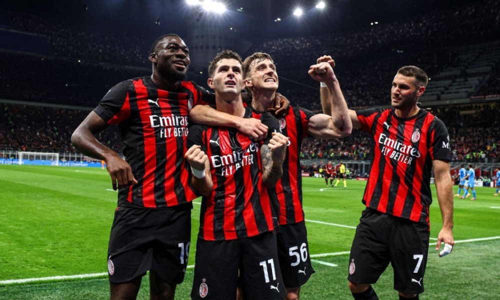 ميلان يتفوق على نابولي ويتصدر الدوري الإيطالي