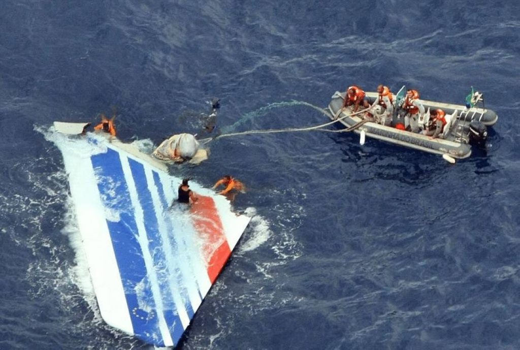 محكمة فرنسية تعيد فتح قضية مقتل 228 راكباً في تحطم طائرة الأطلسي