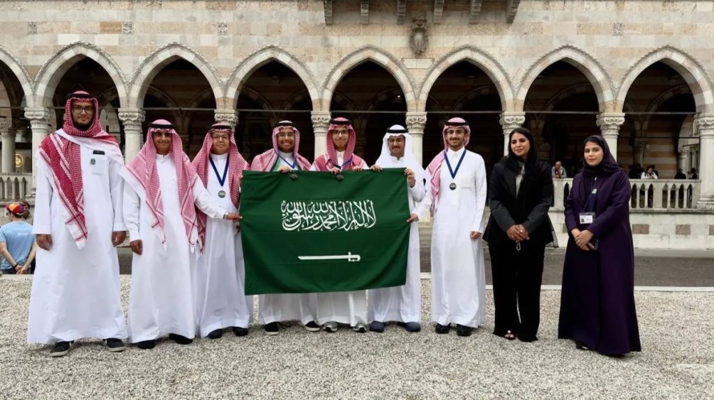 6 جوائز دولية للمملكة في أولمبياد البلقان للمعلوماتية 2025 بإيطاليا