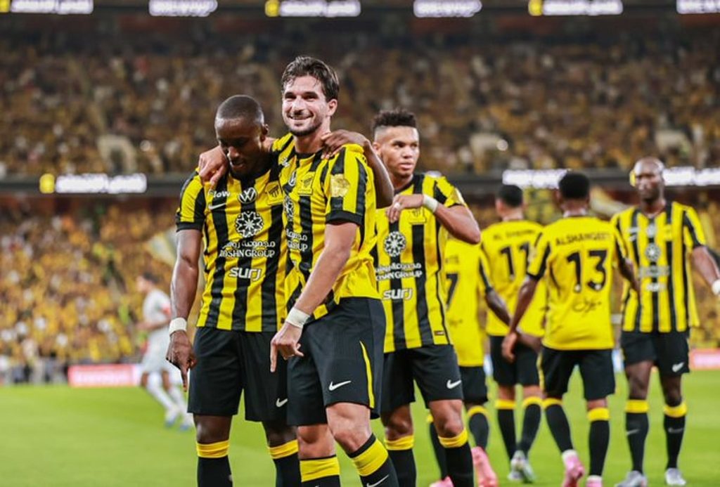 الاتحاد يضرب الفتح برباعية في "دوري روشن"