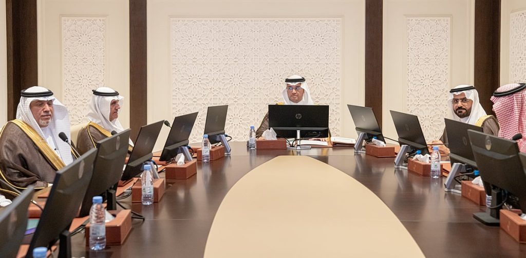 محافظ الأحساء يرأس اجتماع اللجنة العليا لمستشفى جامعة الملك فيصل التعليمي