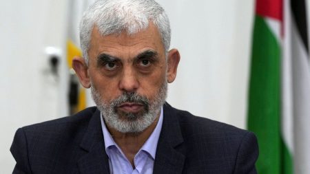 تقرير عبري: السنوار توقّع احتمال استخدام إسرائيل سلاحًا نوويًا بعد هجوم 7 أكتوبر
