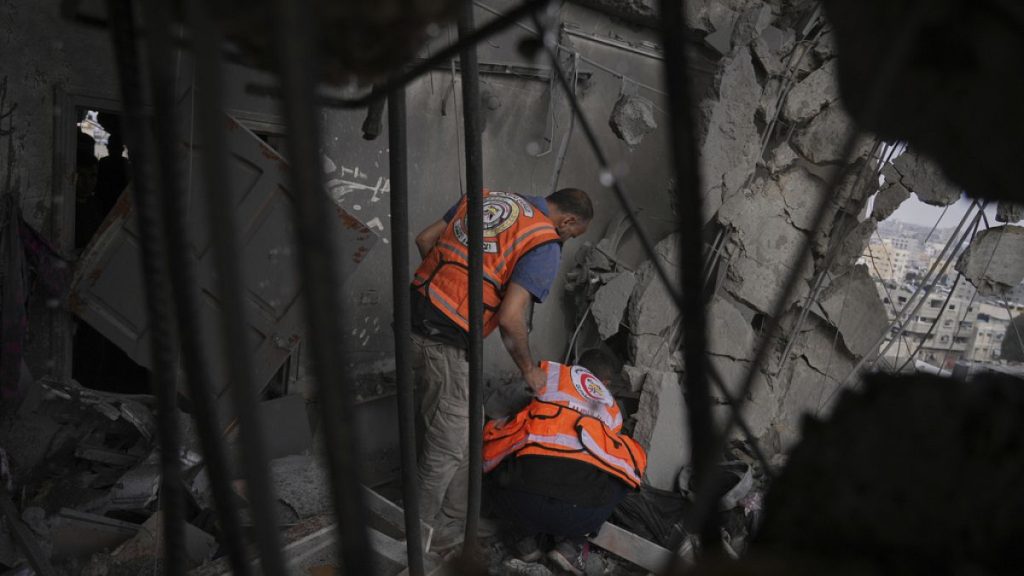 الدفاع المدني في غزة.. خط الدفاع الأخير بإمكانيات شبه معدومة