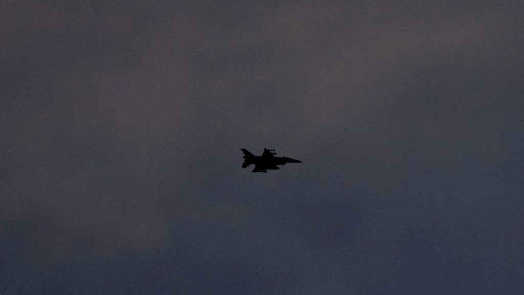 مباشر – حماس تنفي اتهامات إسرائيل بشأن الرهائن.. ومقتل 3 فلسطينيين بغارة جوية في الضفة الغربية