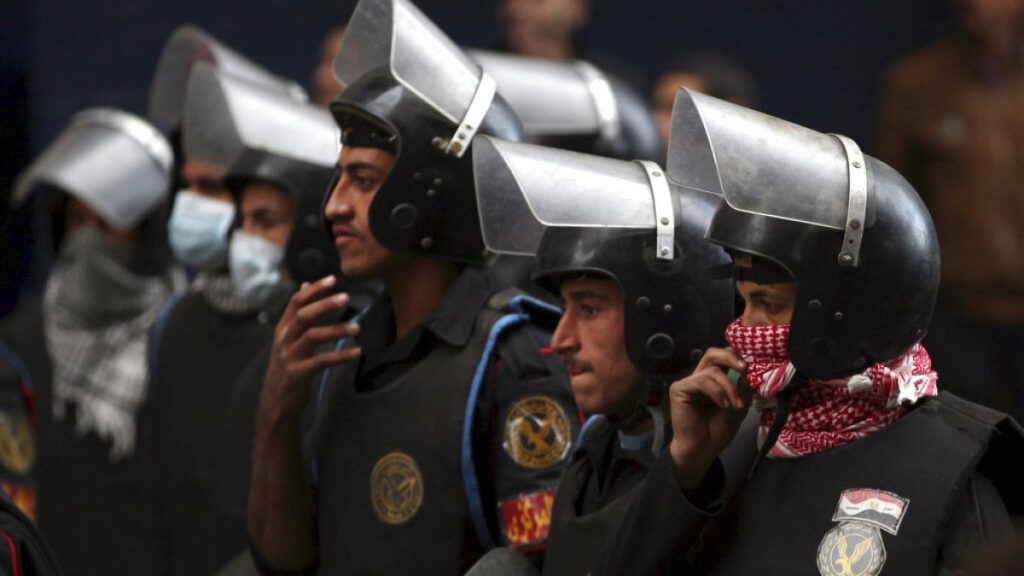 سيوف في الجزائر وبلطجة في مصر.. كيف تتحول المدن العربية إلى مرتع للعنف المنظم وترويع الآمنين؟