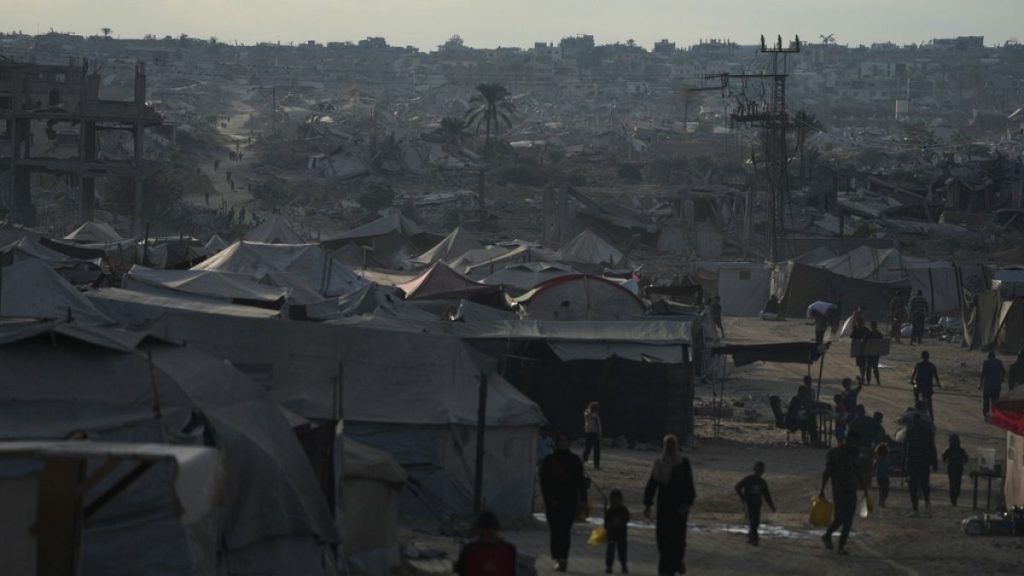 تحذير أممي من خطر الألغام على سكان غزة وواشنطن تقول إن حماس على وشك خرق وقف إطلاق النار