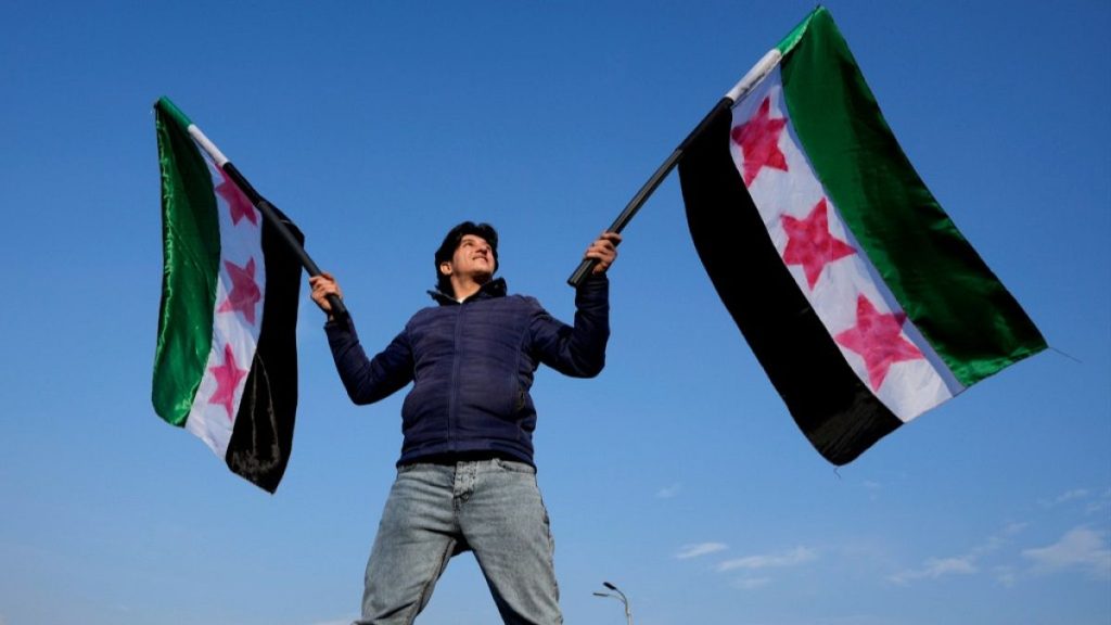 “لحظة تاريخية”.. مجلس الشيوخ الأمريكي يقرّ إلغاء “قانون قيصر” تمهيدًا لإنهاء العقوبات على سوريا