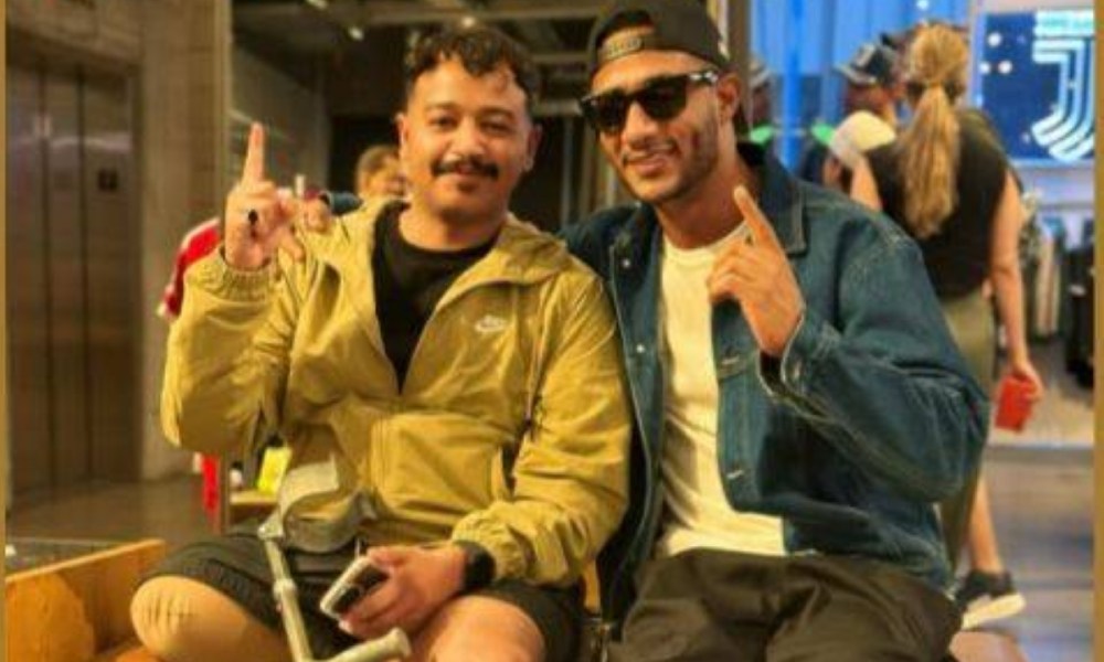 محمد رمضان يدعو شاباً سعودياً من ذوي الهمم لحفله بنيويورك