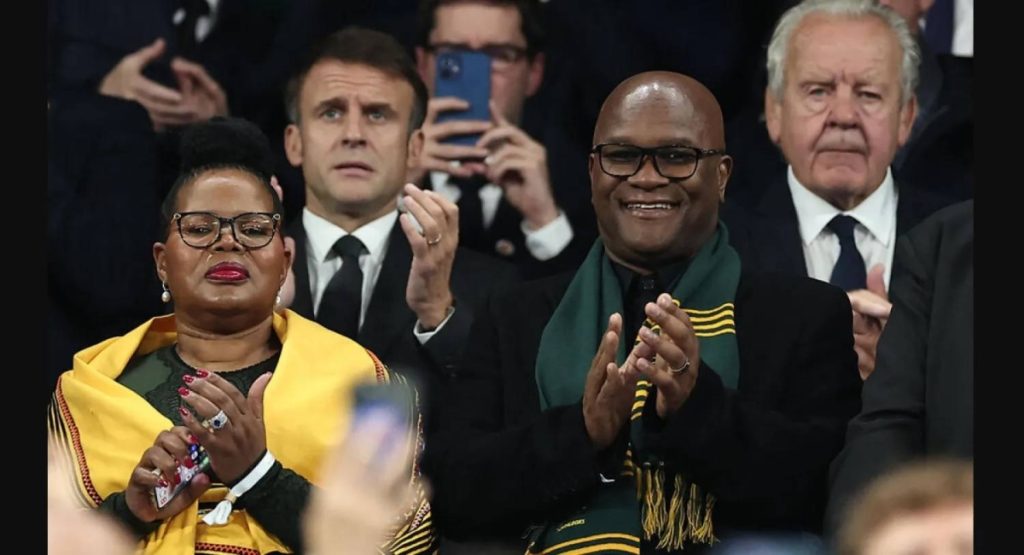 مصرع سفير جنوب أفريقيا في باريس إثر سقوطه من الطابق الـ 22