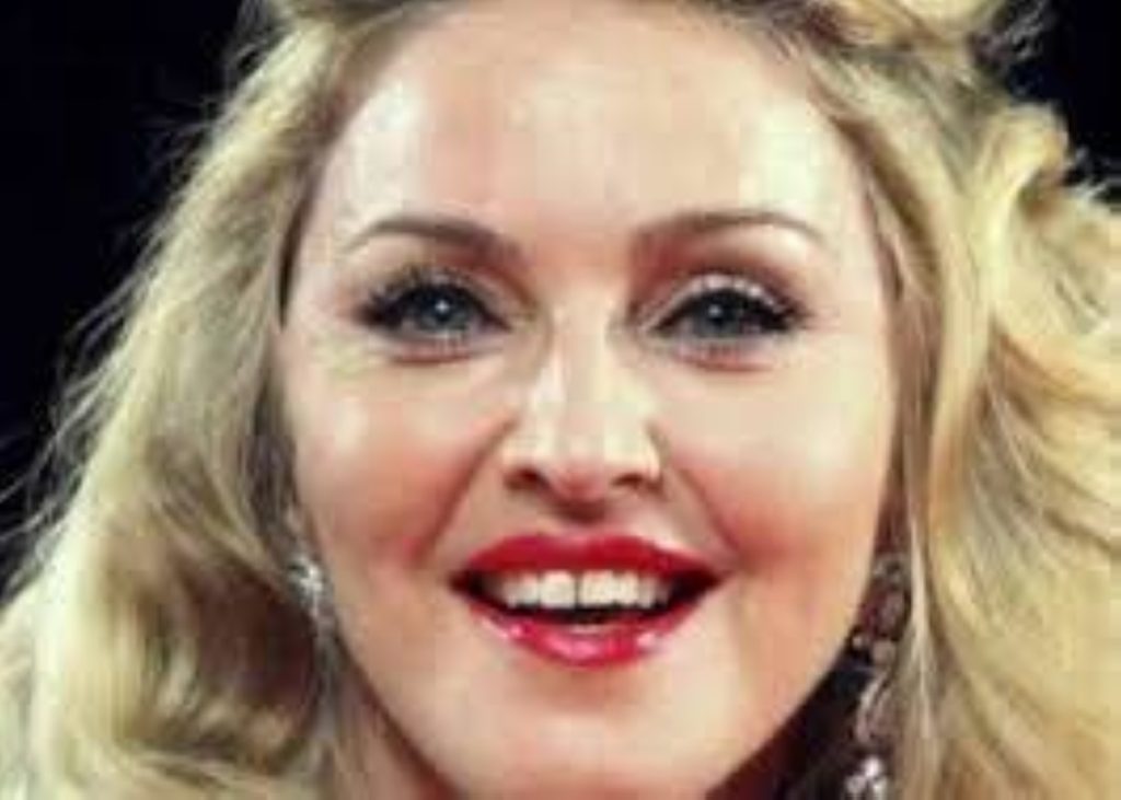 مادونا: فكّرت في قطع ذراعي والانتحار