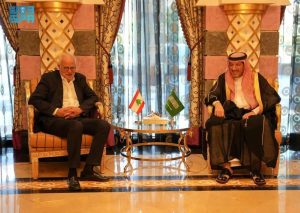 الكهموس يلتقي مسؤولين دوليين على هامش اجتماع «مينا أرين»