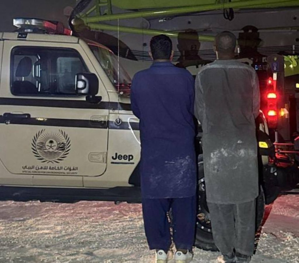 ضبط مقيمين مخالفين لنظام البيئة للإضرار بالتربة بتفريغ مواد خرسانية في الشرقية