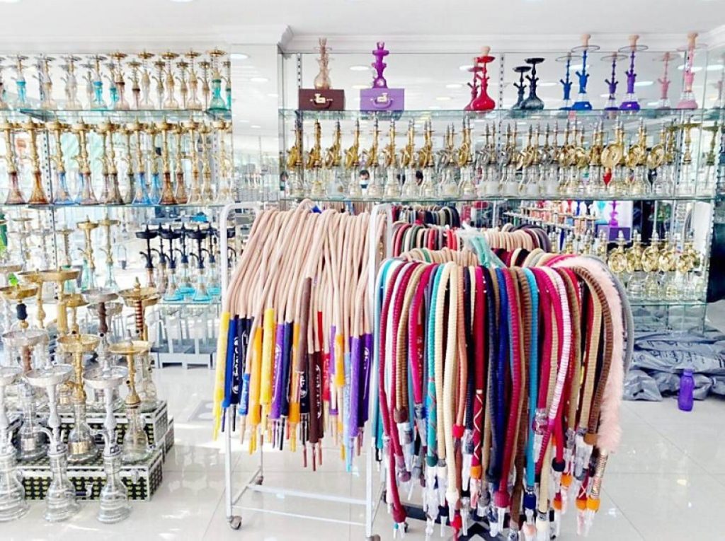 «البلديات» تعتمد اشتراطات تنظيمية لمحال بيع منتجات التبغ