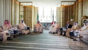 وزير الثقافة ونظيره الكويتي يستعرضان العلاقات الثقافية الدولية بين البلدين