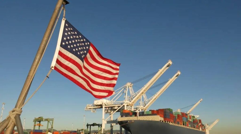 الصين تفرض رسوماً «خاصة» على السفن الأمريكية