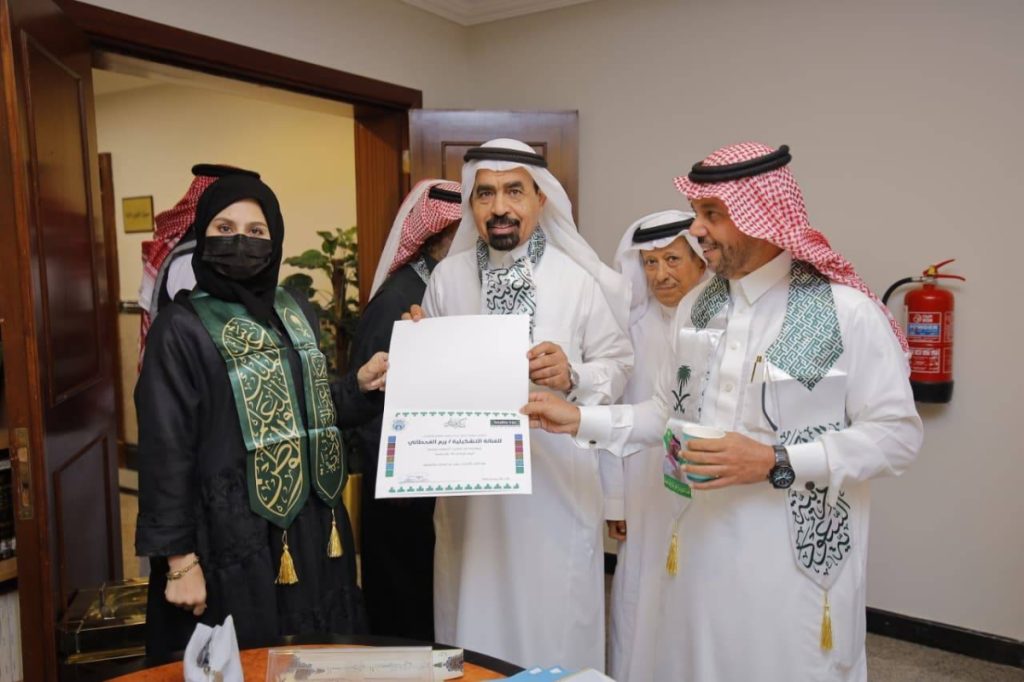 ريم القحطاني.. فنانة بفكر مختلف وصاحبة بصمة خالدة في «تعليم جدة»