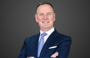 محرِّكات «طيران الرياض» تدور.. و«السيادي» موعود بعائدات كبيرة