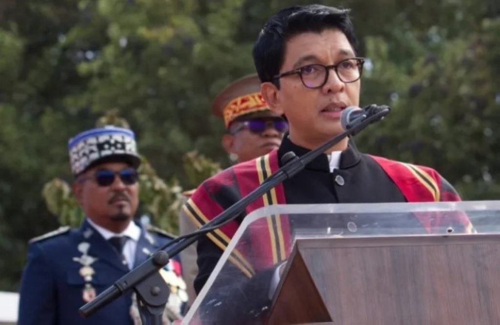 بعد محاولة اغتياله.. رئيس مدغشقر عبر «فيسبوك»: أرفض التنحي