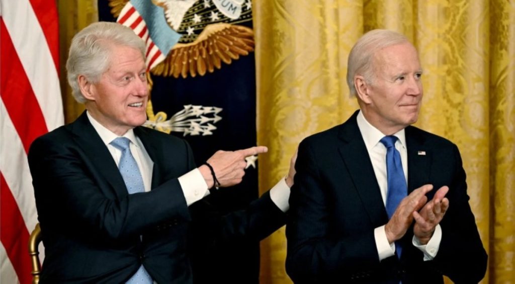 تحول نادر.. كيف علق بايدن وكلينتون على جهود ترمب بعد اتفاق غزة؟