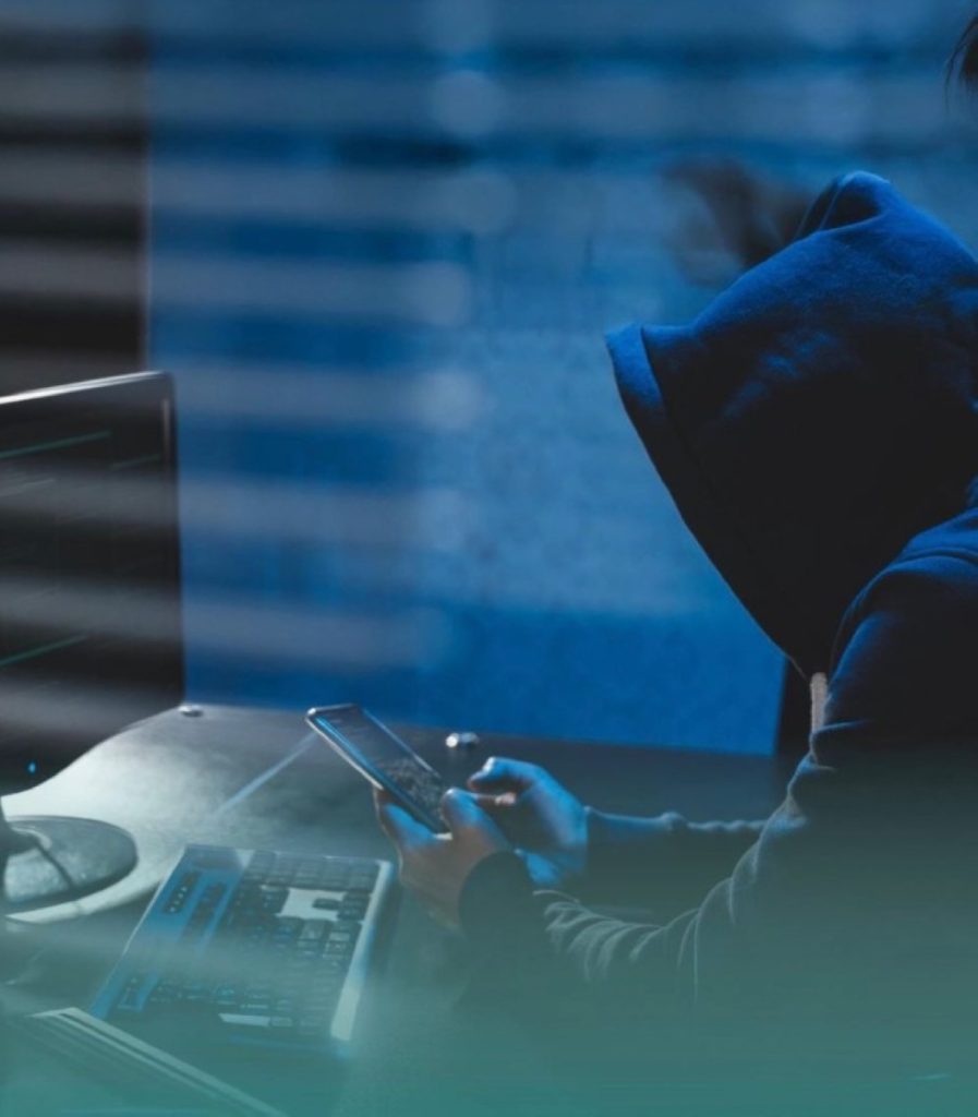 النيابة العامة تحذّر: التشهير بالآخرين عبر التقنية جريمة معلوماتية