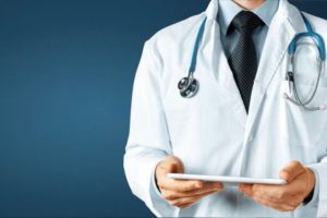 لماذا تطبيق نظام مزاولة المهن الصحية في حادثة تبديل الجثمان بالرس؟