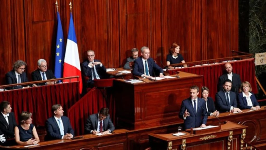 تصويت حاسم في البرلمان الفرنسي.. هل ينجو «ليكورنو» من سحب الثقة؟