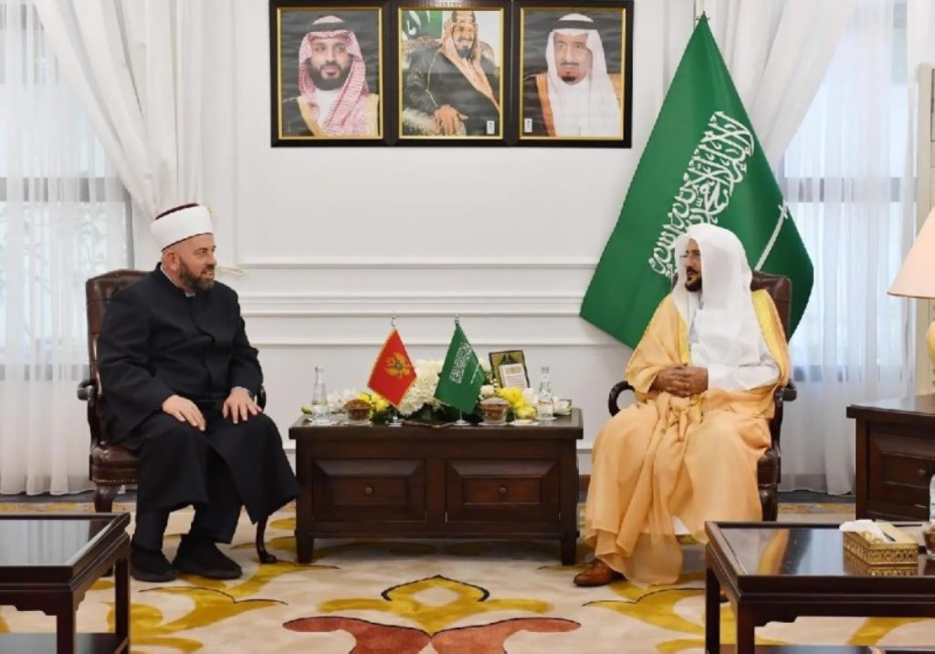 آل الشيخ يلتقي المفتي العام رئيس المشيخة الإسلامية بجمهورية الجبل الأسود