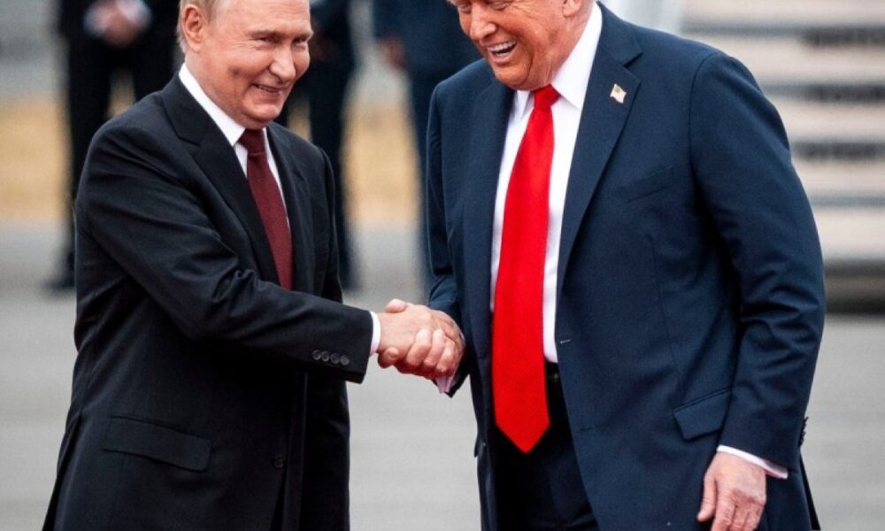 ترمب يواجه بوتين: هل يوقف الحرب المرتقبة؟