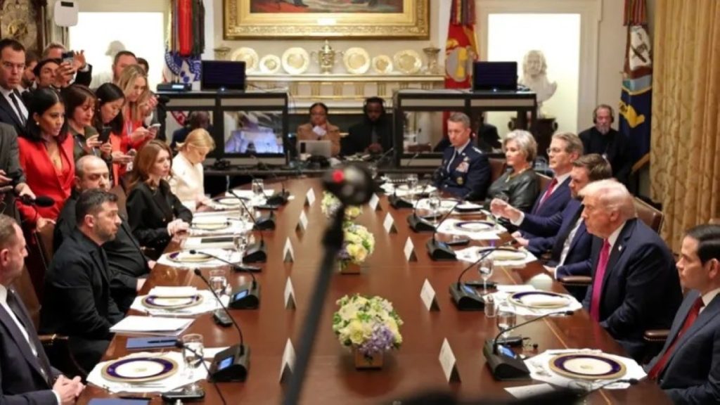 ماذا طلب ترمب من زيلينسكي ؟