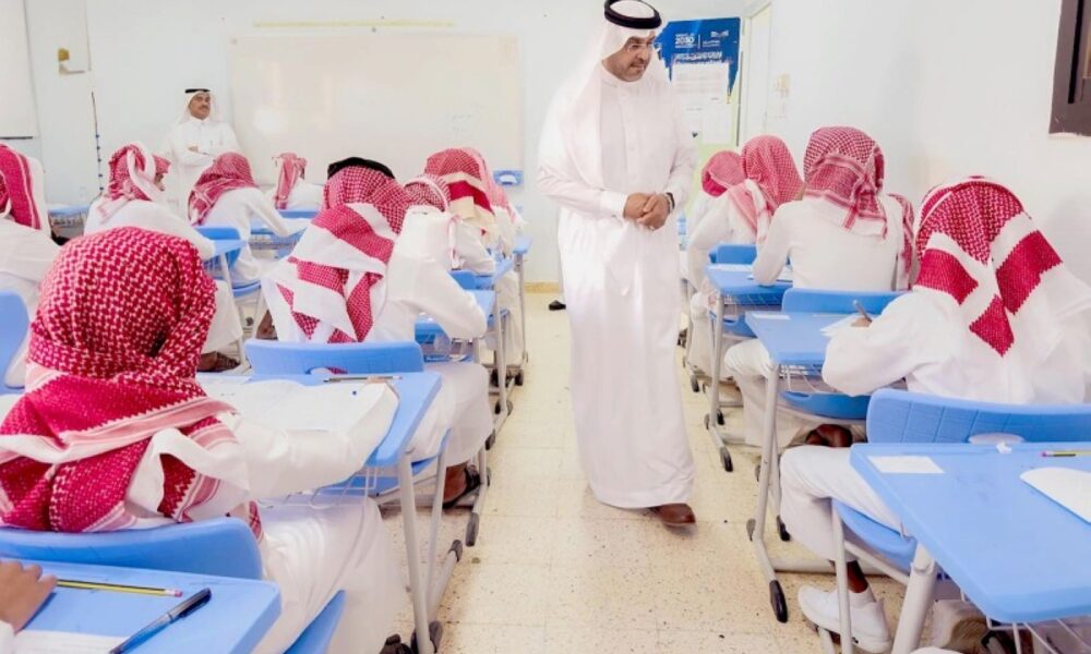 اختبارات مركزية وتصحيح عينات: نماذج وإشراف فعال