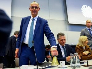 المستشار الألماني يهاجم اليمين المتطرف