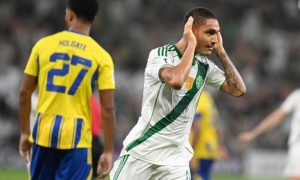 الأهلي يهزم الغرافة برباعية في مباراة مثيرة