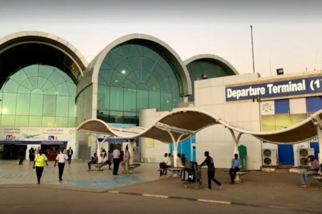 مسيرات الدعم السريع تستهدف مطار الخرطوم