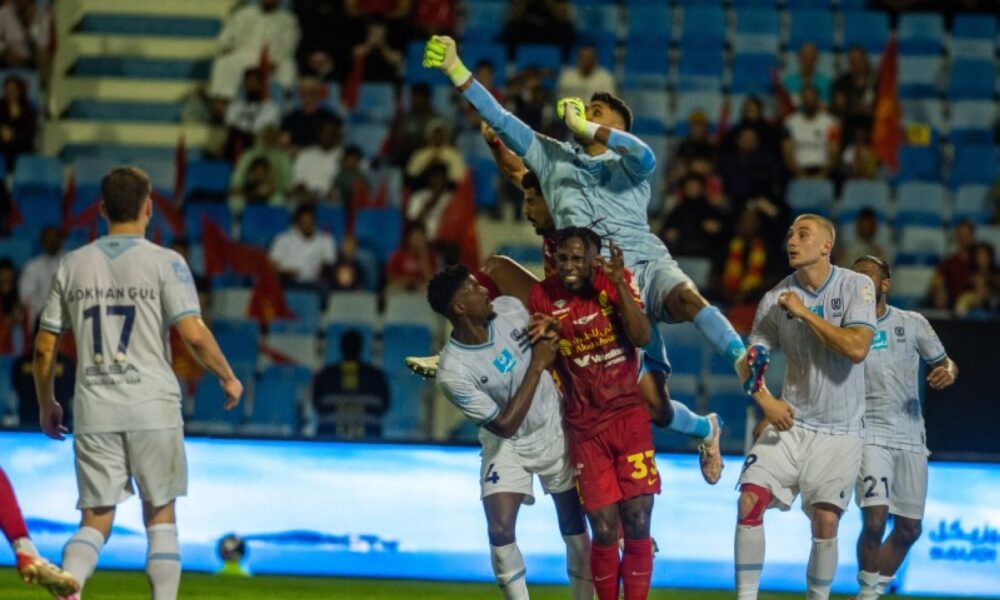 تعادل مثير بين الأخدود والقادسية في الدوري السعودي