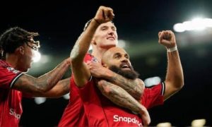 مانشستر يونايتد يهزم برايتون ويواصل تألقه في البريميرليغ