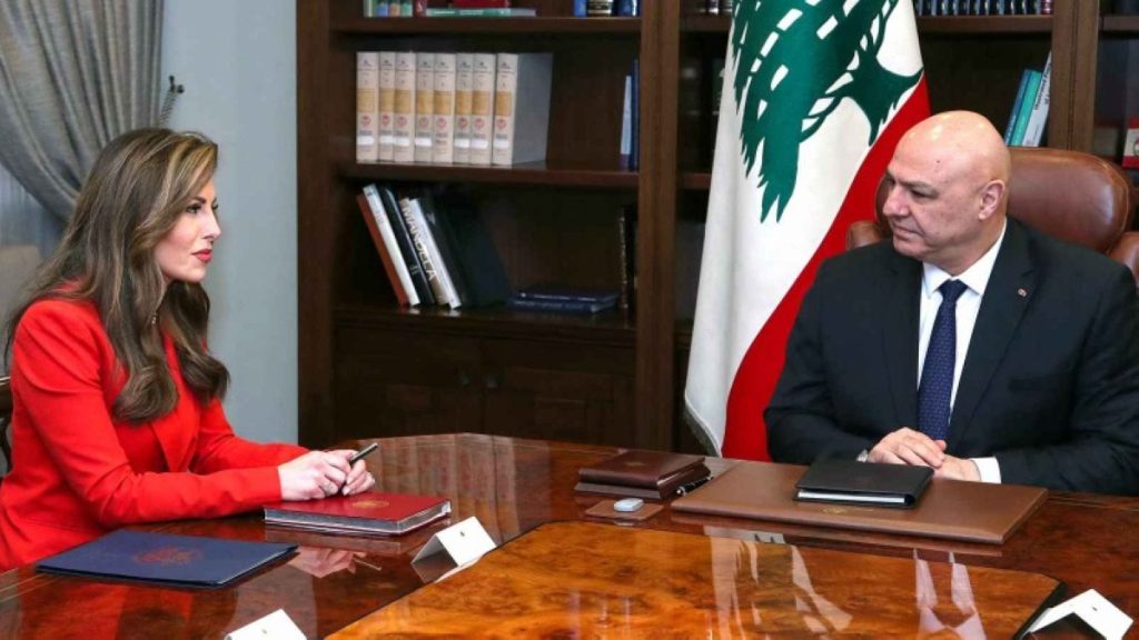 ماذا تحمل الموفدة الأمريكية إلى بيروت؟