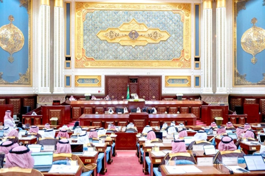 «الشورى» يطالب بنك التصدير بتوازن تمكين المصدّرين والاستدامة المالية