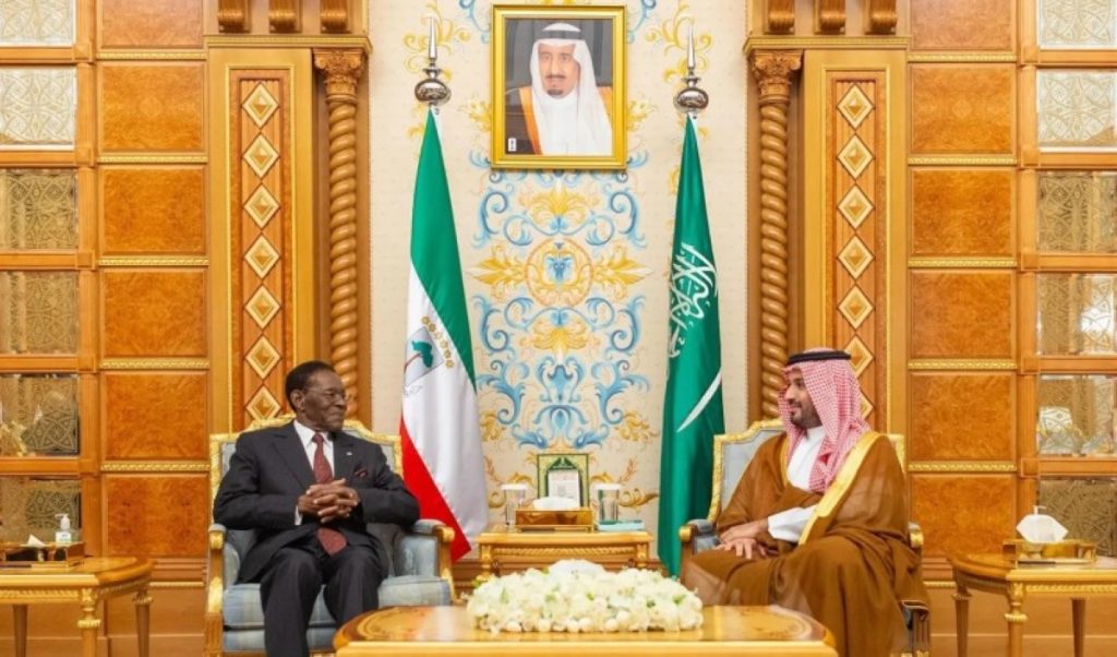ولي العهد يلتقي رئيس غينيا الاستوائية