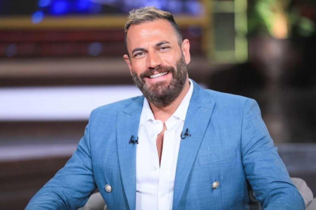 نيقولا معوض يشيد عبر «عكاظ» بالنهضة الفنية في السعودية.. ويكشف مسلسلاً بدوياً جديداً