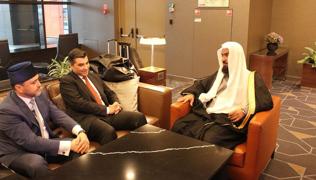 ضمن برنامج زيارات أئمة الحرمين الشريفين.. إمام وخطيب المسجد النبوي يبدأ زيارته الرسمية إلى روسيا