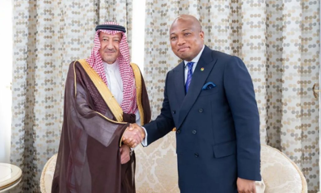 نائب وزير الخارجية يصل إلى غانا في زيارة رسمية