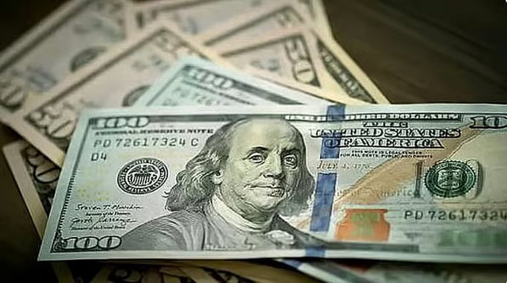 الدولار يرتفع قبيل نشر بيانات التضخم الأمريكية والين يتراجع لأدنى مستوى في أسبوع