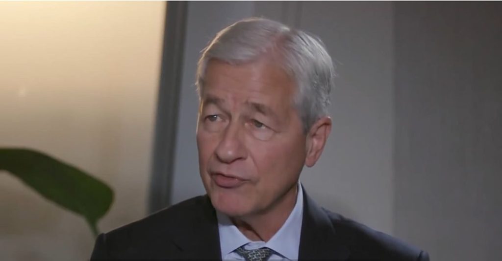 الرئيس التنفيذي لـ«جي بي مورغان»: استثمرنا 14 مليار دولار في السعودية.. والمملكة تشهد نموًا اقتصاديا واسعا