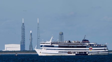 السلطات الإسبانية تواصل البحث عن راكب بريطاني سقط من سفينة سياحية قرب جزر الكناري