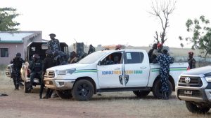 بعد خطف أكثر من 300 تلميذ في نيجيريا.. خمسون منهم ينجحون في الفرار والعودة إلى عائلاتهم