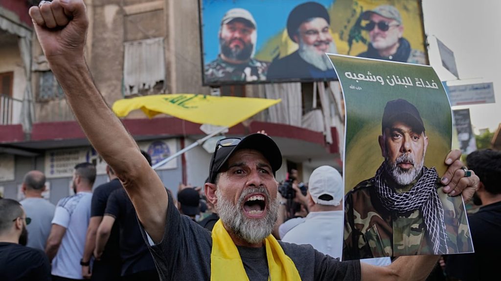 عام من الصبر وضبط النفس.. هل تدفع إسرائيل حزب الله نحو المواجهة الحتمية؟