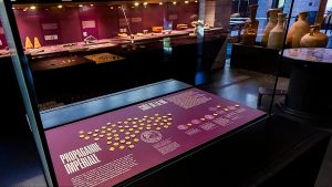 سويسرا: سارقان ينهبان عشرات العملات الذهبية من متحف روماني